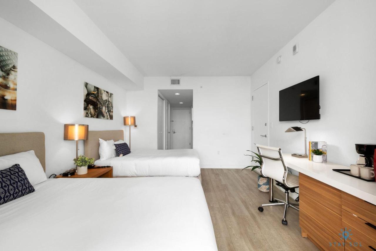 Upper Studio With Balcony,Pool And Gym, Near Beach Hallandale Beach Kültér fotó