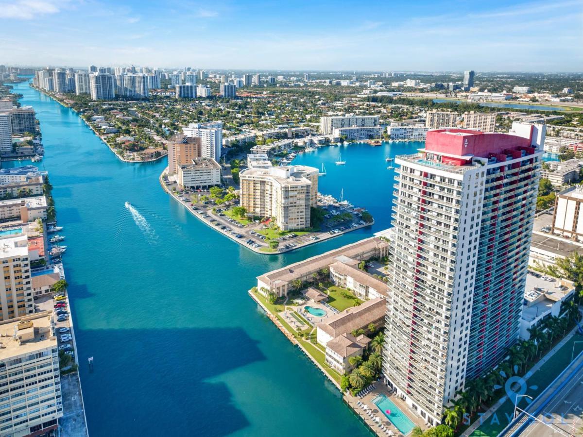 Upper Studio With Balcony,Pool And Gym, Near Beach Hallandale Beach Kültér fotó
